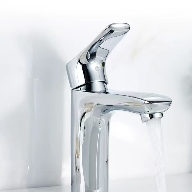 Faucet b'manku wieħed b'forma ta' ark tal-fidda qawwi